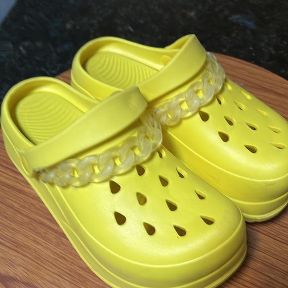 Yellow Crops - Picture 4 of 4